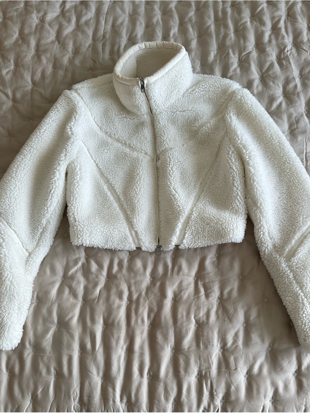 ALO Yoga Ivory Cropped Teddy Sherpa Zip Jacket - Picture 4 of 6